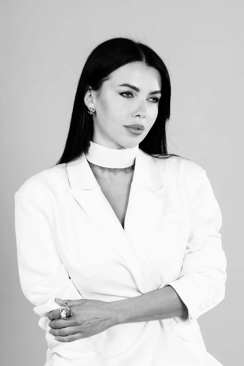 Retrato en blanco y negro de Vasylyna H.